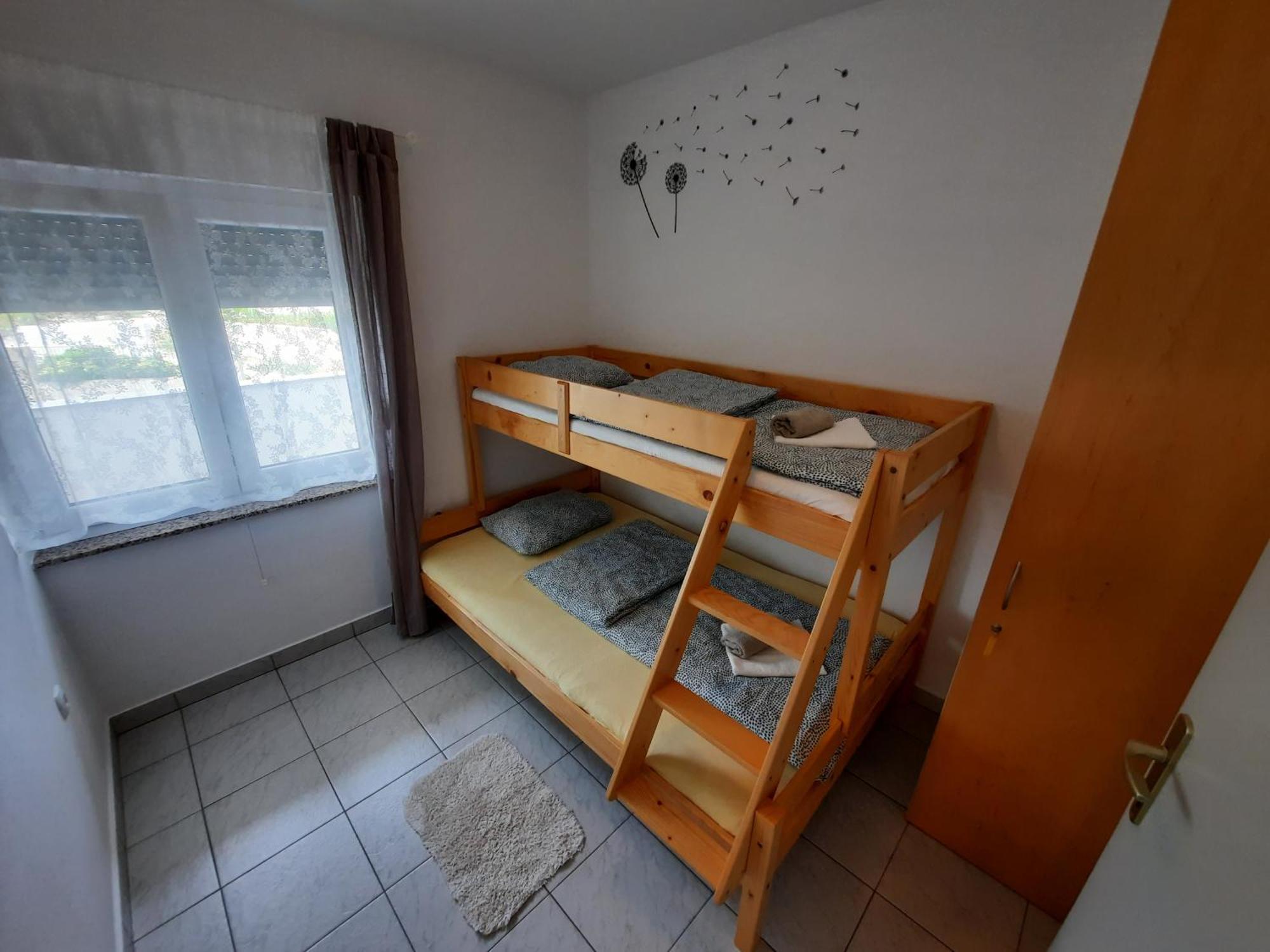 Apartmani Zekic 로파르 객실 사진