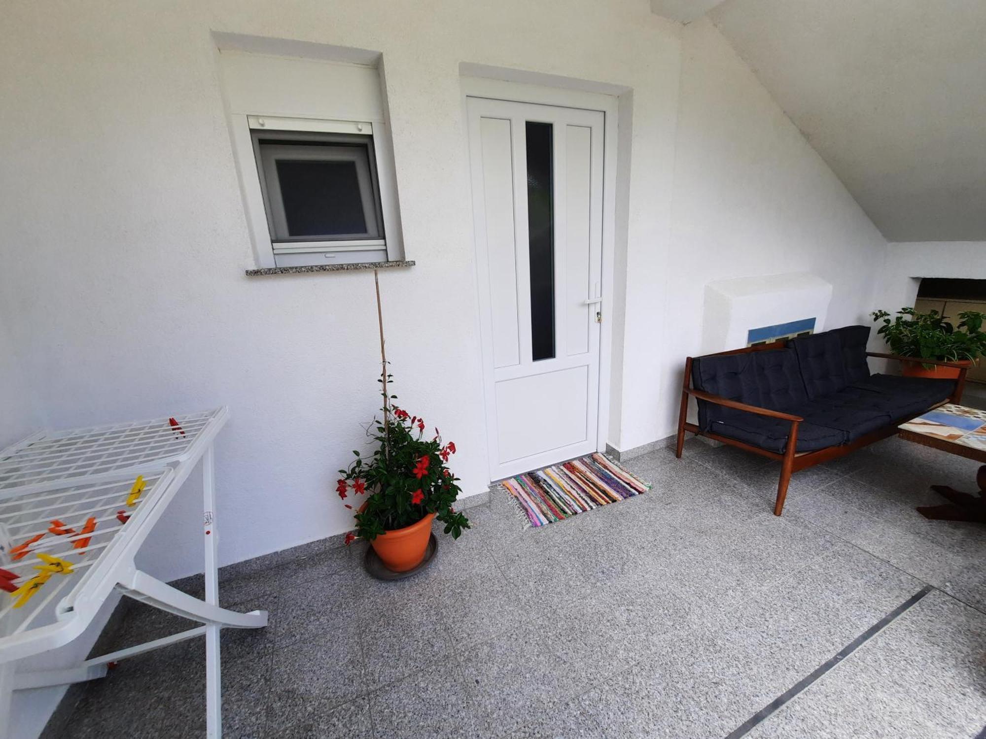 Apartmani Zekic 로파르 객실 사진